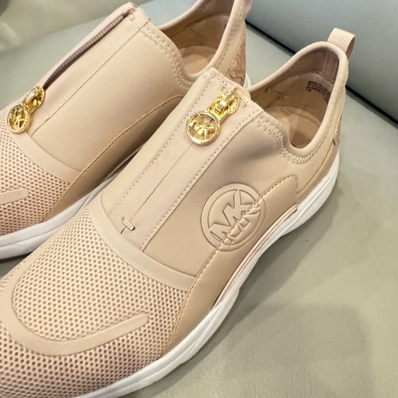 NEW Michael Kors Women's Sneakers MK  Creamy Pink Size 37,5 - Picture 7 of 10
